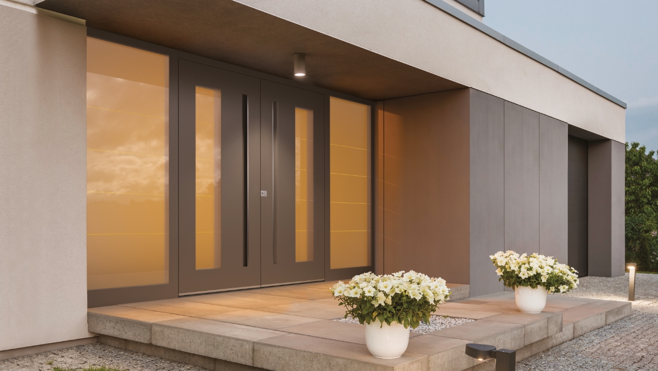 Transparency of glazed doors